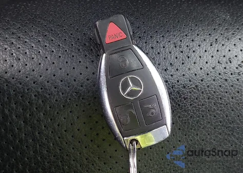 2012 Mercedes-Benz C 350 Sport z USA, uszkodzony, nr VIN WDDGJ5HB3CF791548